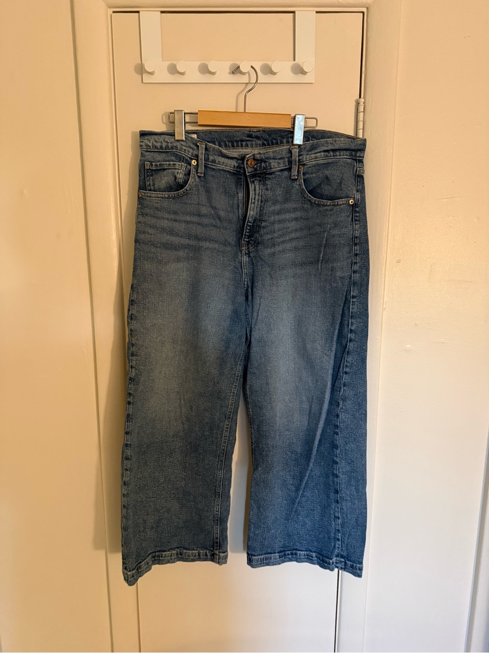 GAP Relaxed Wide-Leg Jeans in Medium Blue Wash